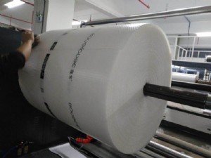 LSPE1500型全自動多層復(fù)合型氣（墊）泡膜機(jī)組 PE氣泡膜機(jī)器02