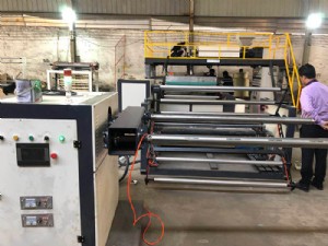 LSPE1500型全自動多層復(fù)合型氣（墊）泡膜機(jī)組 PE氣泡膜機(jī)器01