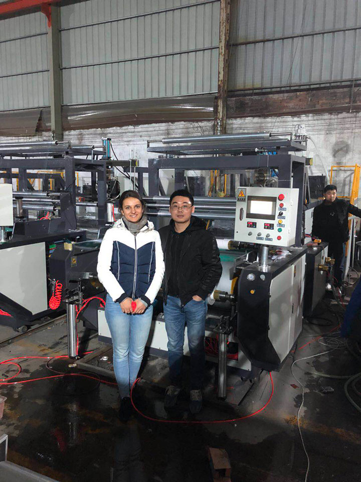 LSPE1000型流延纏繞膜機(jī)保鮮膜機(jī) 全自動(dòng)拉伸纏繞膜機(jī)器