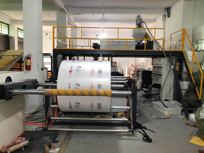 聚乙烯氣泡膜機(jī) 新型全自動(dòng)高速?gòu)?fù)合多層氣泡膜機(jī)組 緩沖PE氣泡膜03