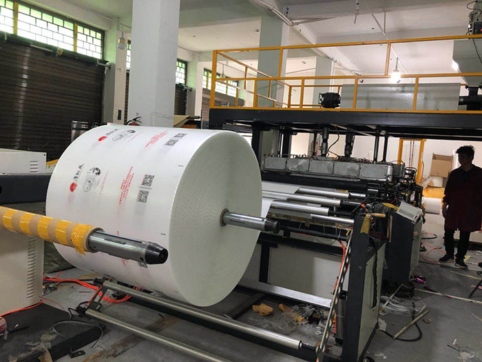 聚乙烯氣泡膜機 新型全自動高速復(fù)合多層氣泡膜機組 緩沖PE氣泡膜02