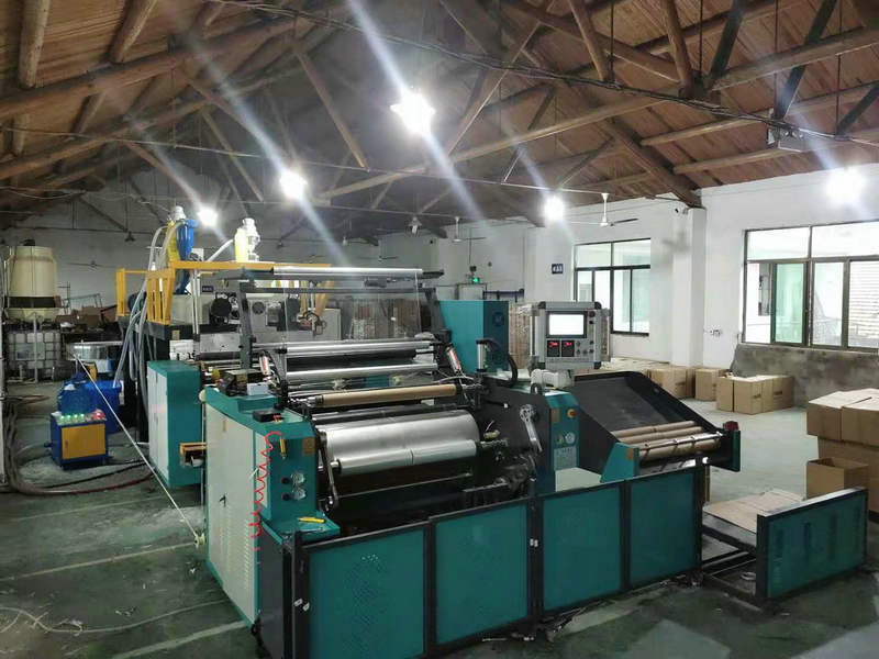 1000型全自動拉伸纏繞膜機(jī)